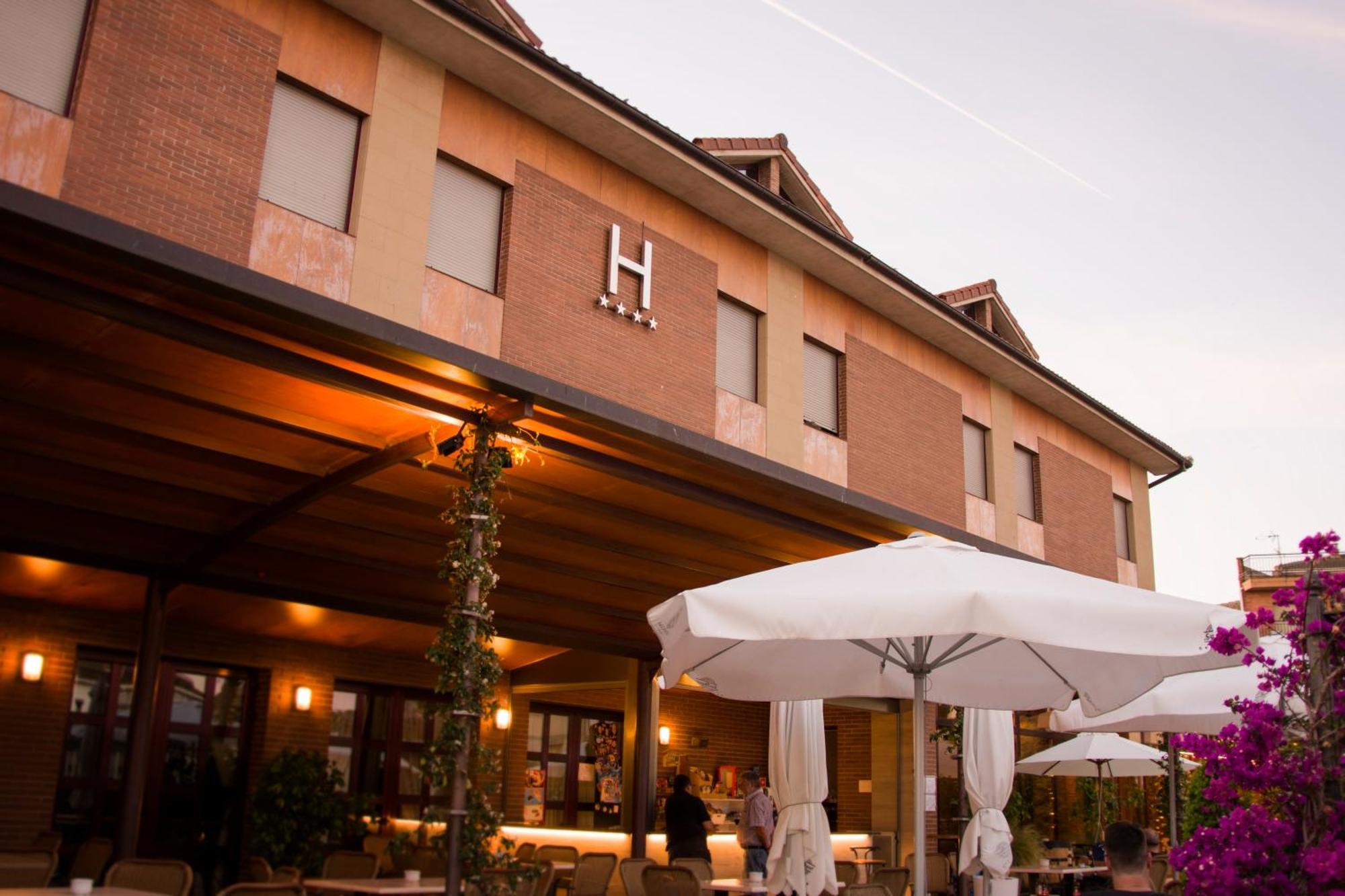 Hotel Villa De Larraga Exterior photo